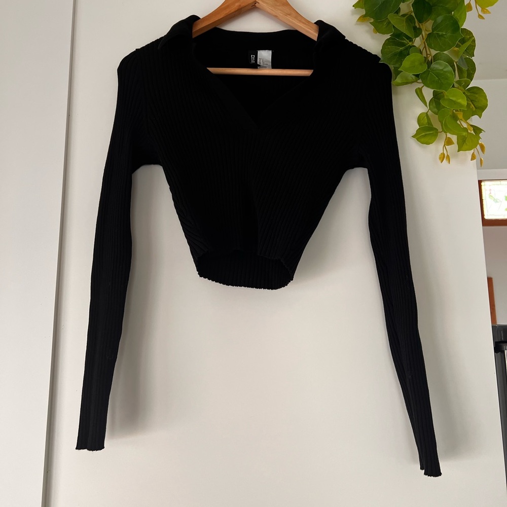 Black cropped collared sweater